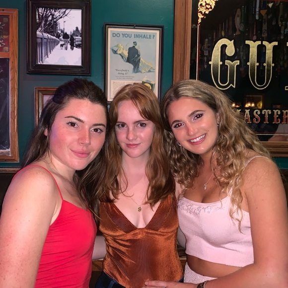 Meet your Posher!💖 - Picture 2 of 8